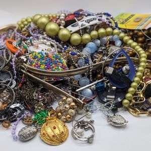 2lbs+ Mixed Costume Jewelry some broken and some intact